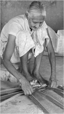 Making Cajan Thatch.jpg